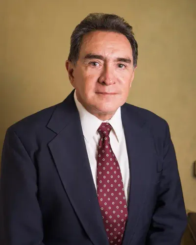 Portrait of Lic. Raúl Ballote, Senior Partner supervising cross-border certified legal translations in Mérida, Yucatán